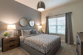 Beautiful Storey Lake Retreat Minutes From Disney