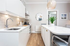 The Bradshaw - Donnini Apartments