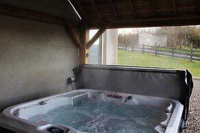 Forest View House Hot Tub Sleeps 2