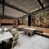 ALTHIA CAPSULE QUARTERS