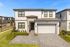 Brand NEW 8bedrooms 8bathrooms At Paradiso Grande