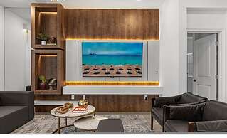 Brand NEW 8bedrooms 8bathrooms At Paradiso Grande