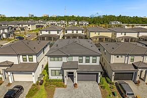 Brand NEW 9bedrooms 9bathrooms At Paradiso Grande