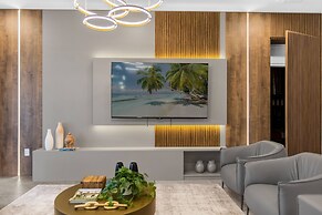 Brand NEW 9bedrooms 9bathrooms At Paradiso Grande