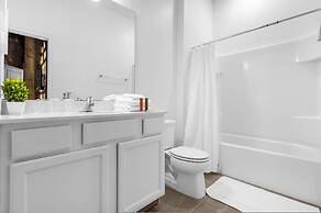 Brand NEW 9bedrooms 9bathrooms At Paradiso Grande