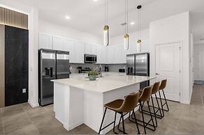 Brand NEW 9bedrooms At Paradiso Grande