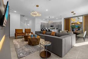 2024 Brand NEW 9bdrs 9baths At Paradiso Grande