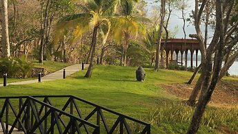 Reunion Hotel and Wellness Center