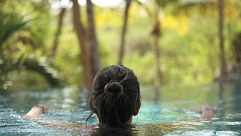 Reunion Hotel and Wellness Center