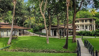 Reunion Hotel and Wellness Center