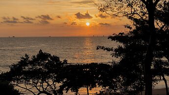 Reunion Hotel and Wellness Center