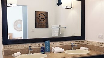 Reunion Hotel and Wellness Center