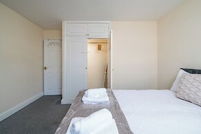 Redhill Retreat - Cozy 2 Bedroom Apartment