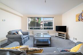 Redhill Retreat - Cozy 2 Bedroom Apartment