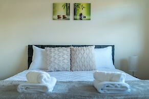 Redhill Retreat - Cozy 2 Bedroom Apartment