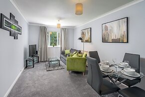 Modern 1-bedroom in Crawley With Free Parking