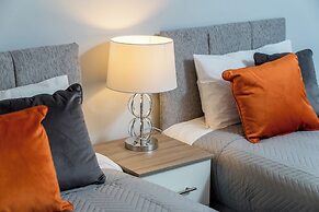 Modern 1-bedroom in Crawley With Free Parking