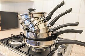 Spacious 3-bedroom Apartment w/ Private Garden