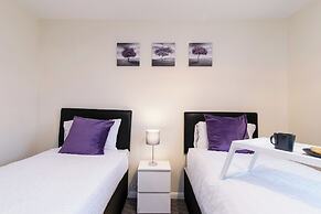 Spacious 3-bedroom Apartment w/ Private Garden