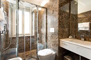Roof Suite Rome Suitable for 6 Persons