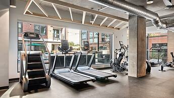 Foster On The Park Apartment By Barsala