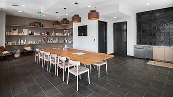 Foster On The Park Apartment By Barsala