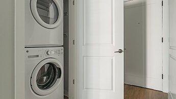 Foster On The Park Apartment By Barsala