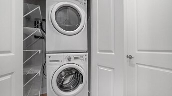 Foster On The Park Apartment By Barsala