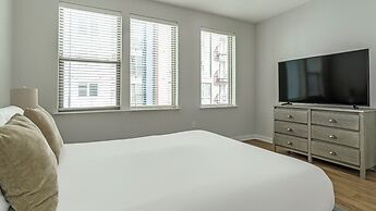 Foster On The Park Apartment By Barsala