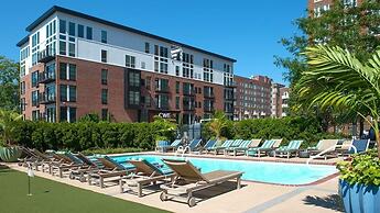 275 On The Park - Senate Apartments By Barsala