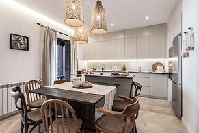 Pedra - 4 Bedrooms in Trafalgar