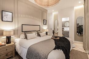 Pedra - 4 Bedrooms in Trafalgar
