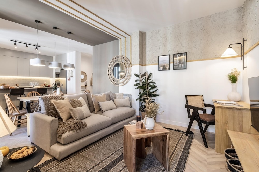 Marbore - 4 Bedrooms Apartment in Trafalgar