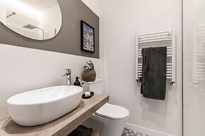 Ojen - 4 Bedrooms in Trafalgar
