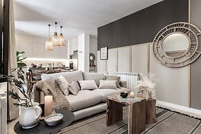 Ojen - 4 Bedrooms in Trafalgar