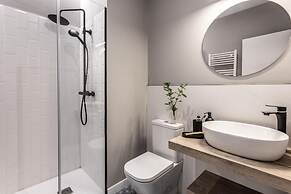 Broto - 4 Bedrooms in Malasa a