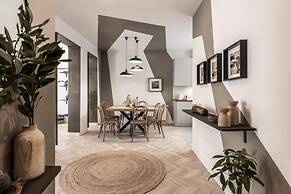 Broto - 4 Bedrooms in Malasa a