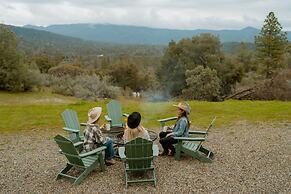 Scenic View Yosemite Cabin With Hottub by Casa Oso