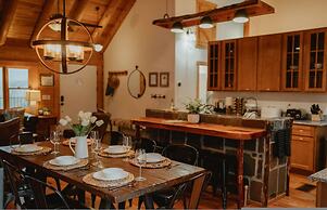 Scenic View Yosemite Cabin With Hottub by Casa Oso