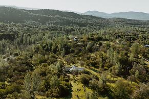 Glamour Mountain Getaway by Casa Oso With Hot Tub