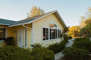 Glamour Mountain Getaway by Casa Oso With Hot Tub