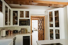 Luxury Casa Oso Retreat 2houses Hottub BBQ 43acres