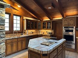 Luxury Casa Oso Retreat 2houses Hottub BBQ 43acres