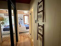 Luxury Casa Oso Retreat 2houses Hottub BBQ 43acres