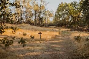 Luxury Casa Oso Retreat 2houses Hottub BBQ 43acres