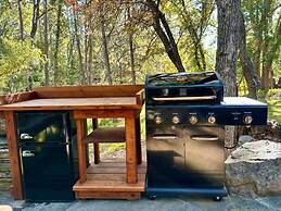 Luxury Casa Oso Retreat 2houses Hottub BBQ 43acres