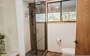 Luxury Casa Oso Retreat 2houses Hottub BBQ 43acres