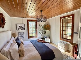 Luxury Casa Oso Retreat 2houses Hottub BBQ 43acres