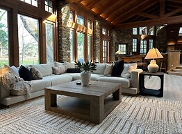 Luxury Casa Oso Retreat 2houses Hottub BBQ 43acres