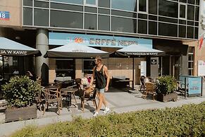 Chic Metro-side Apartment